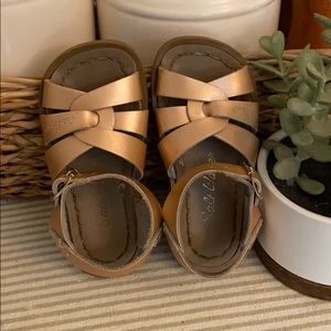 Little girls Salt Water sandals size 6 rose gold